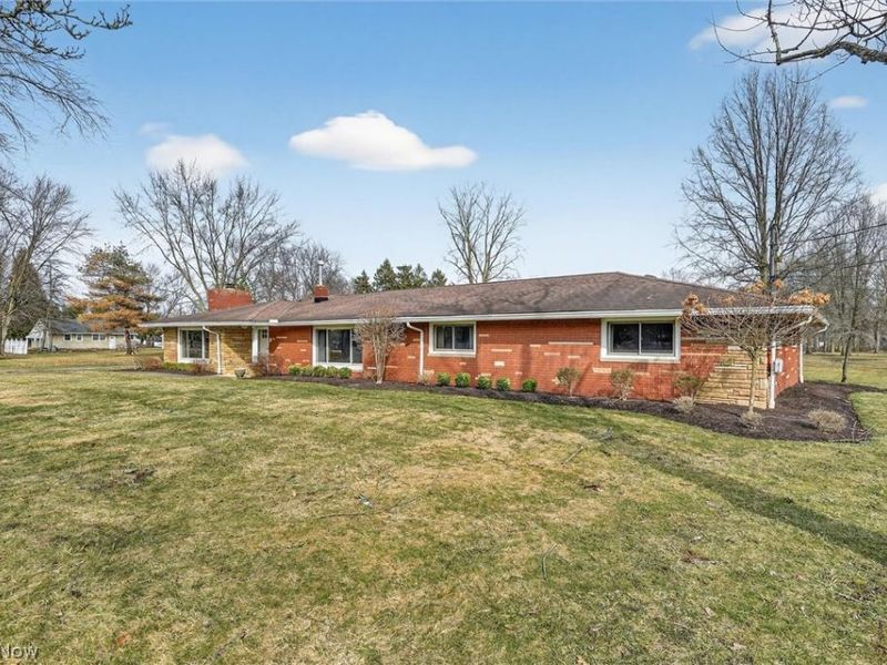 7415 Bronson Road, Olmsted Township, OH 44138 Photo 3