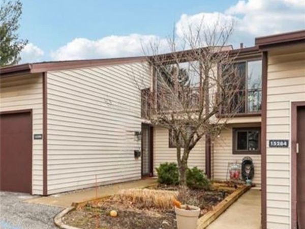 15290 Pine Hill Trail , Middleburg Heights, OH 44130