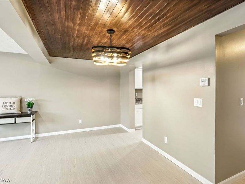 15290 Pine Hill Trail, Middleburg Heights, OH 44130 Photo 15