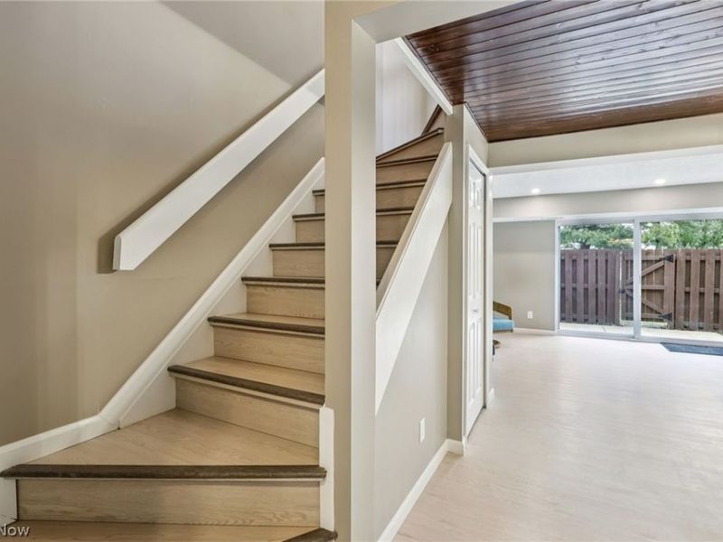 15290 Pine Hill Trail, Middleburg Heights, OH 44130 Photo 18