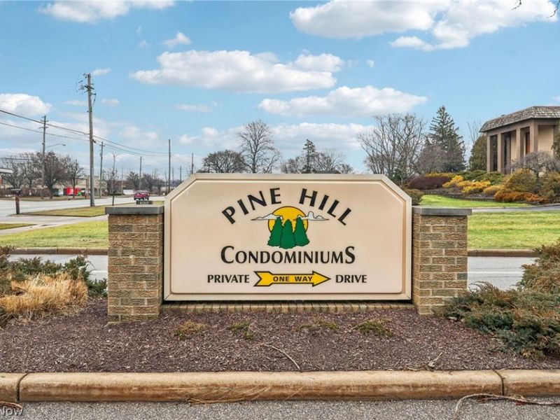 15290 Pine Hill Trail, Middleburg Heights, OH 44130 Photo 33