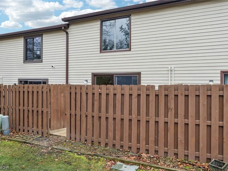 15290 Pine Hill Trail, Middleburg Heights, OH 44130 Photo 34