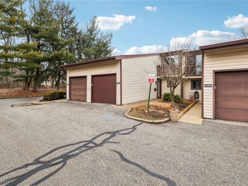 15290 Pine Hill Trail, Middleburg Heights, OH 44130 Photo 36