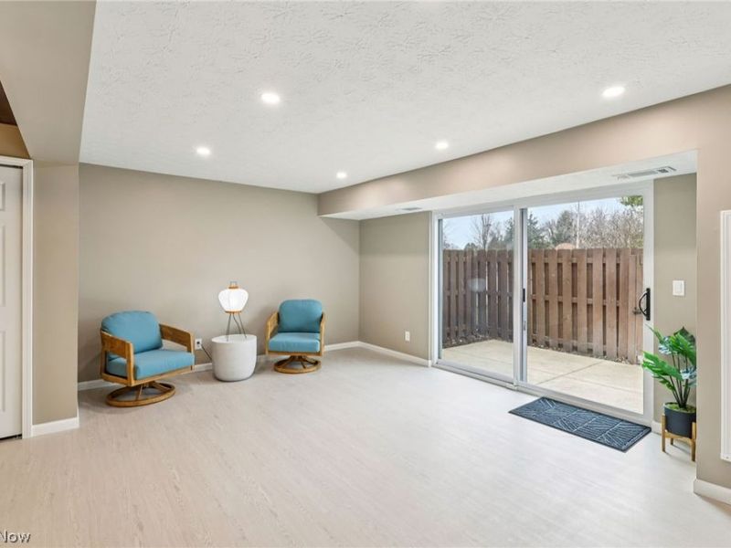 15290 Pine Hill Trail, Middleburg Heights, OH 44130 Photo 6