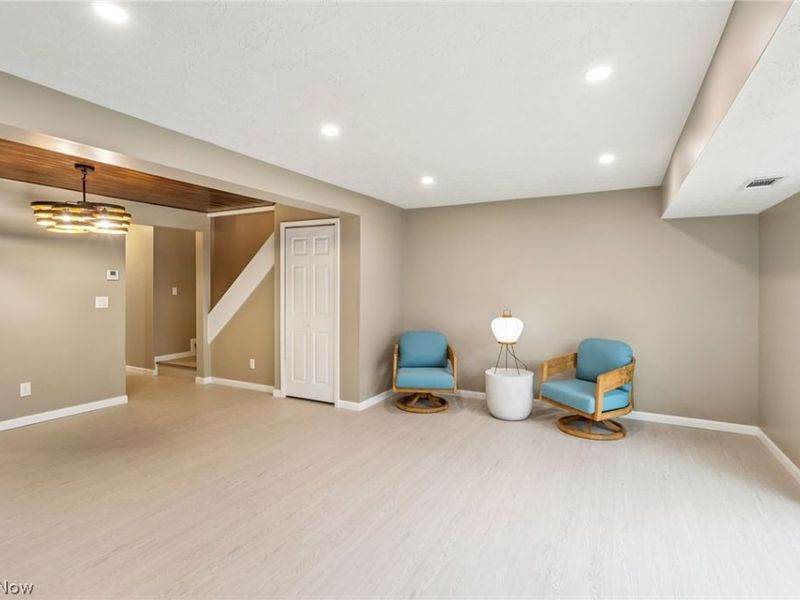 15290 Pine Hill Trail, Middleburg Heights, OH 44130 Photo 7