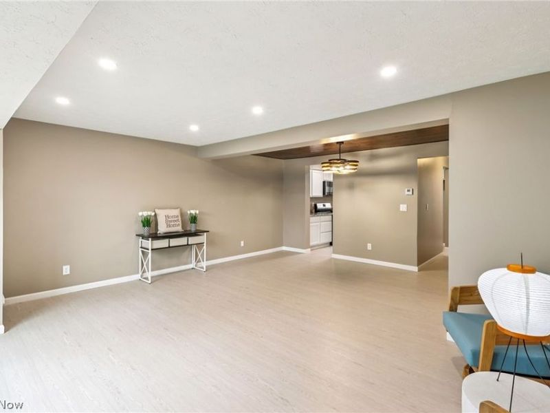 15290 Pine Hill Trail, Middleburg Heights, OH 44130 Photo 8