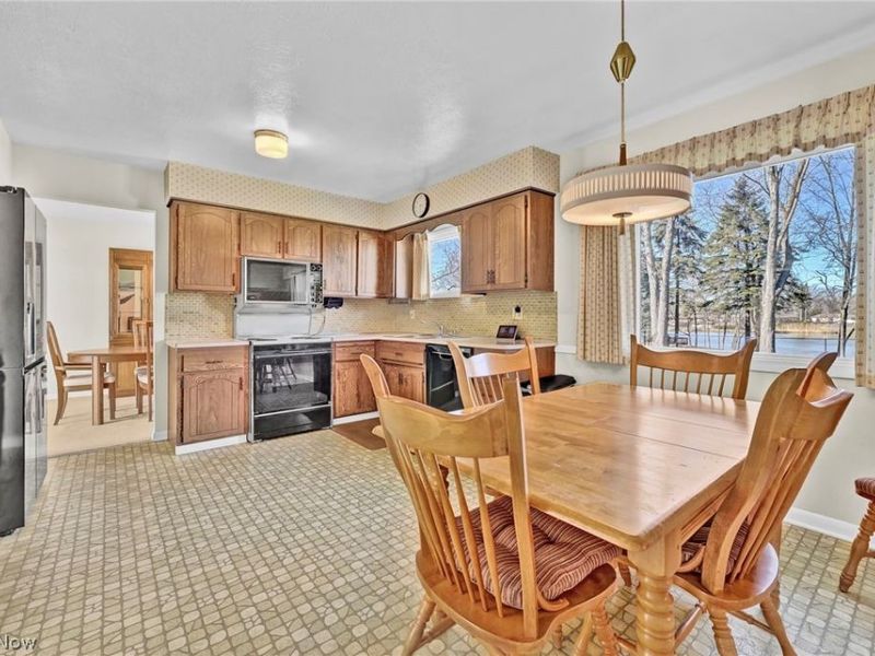 7217 Lakeview Drive, Parma, OH 44129 Photo 12