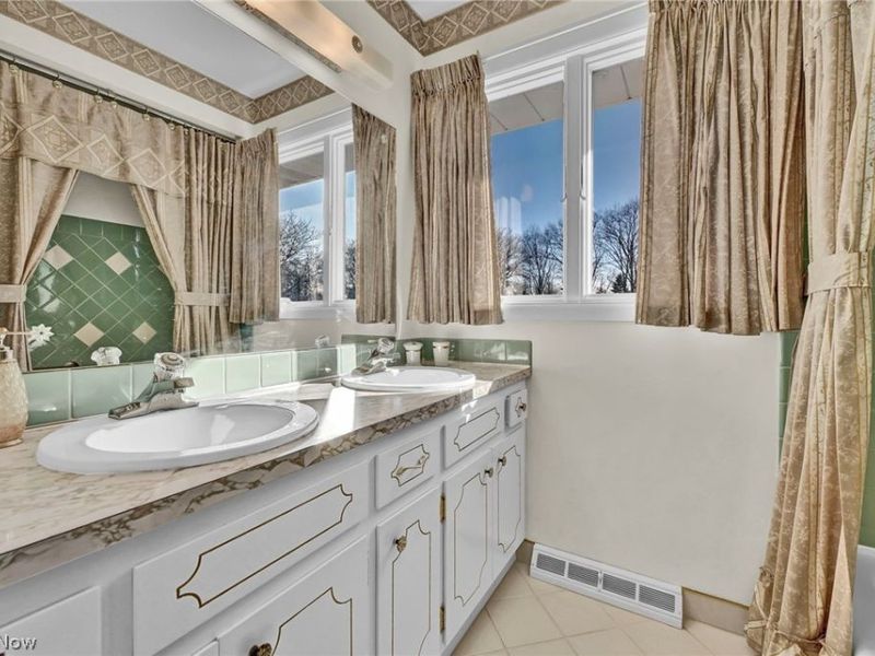 7217 Lakeview Drive, Parma, OH 44129 Photo 30