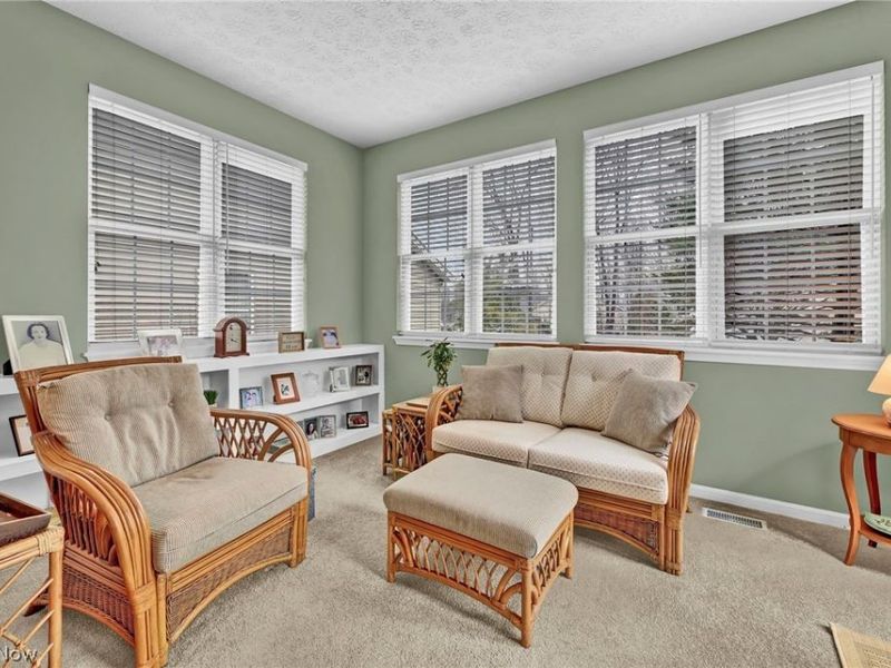 18319 River Valley Boulevard, North Royalton, OH 44134 Photo 12