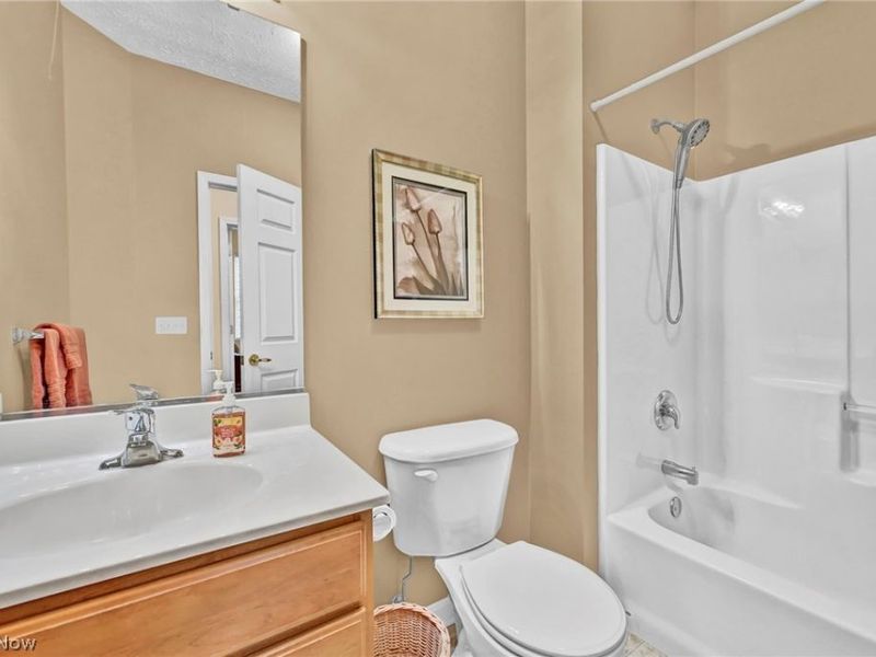 18319 River Valley Boulevard, North Royalton, OH 44134 Photo 20