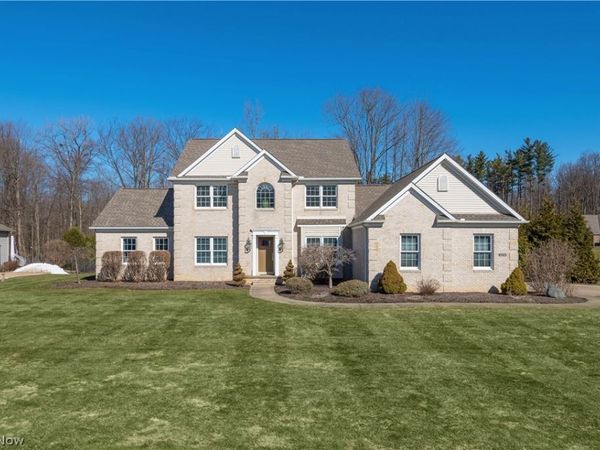 5220 Waterbridge Drive , North Royalton, OH 44133