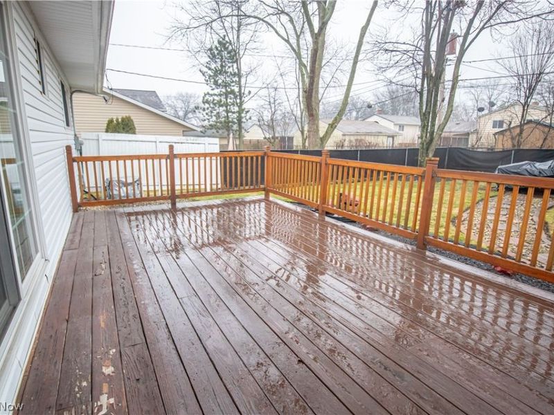 24570 Staghorn Drive, Bedford, OH 44146 Photo 3