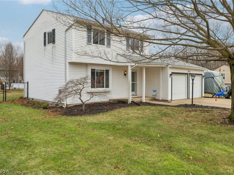 4517 Gardenia Drive, North Canton, OH 44720 Photo 2