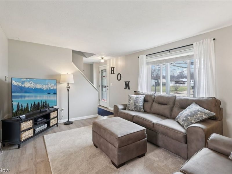 4517 Gardenia Drive, North Canton, OH 44720 Photo 5