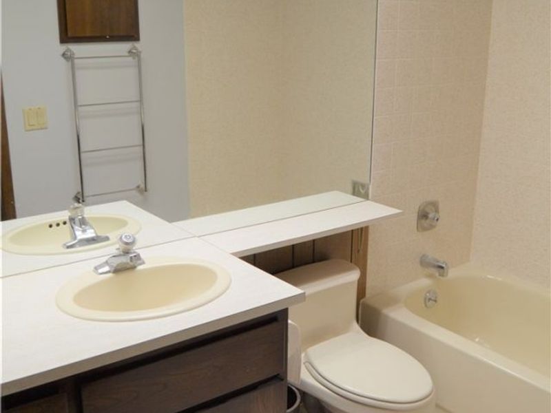 9790 Pebble Brook Lane, Strongsville, OH 44149 Photo 13