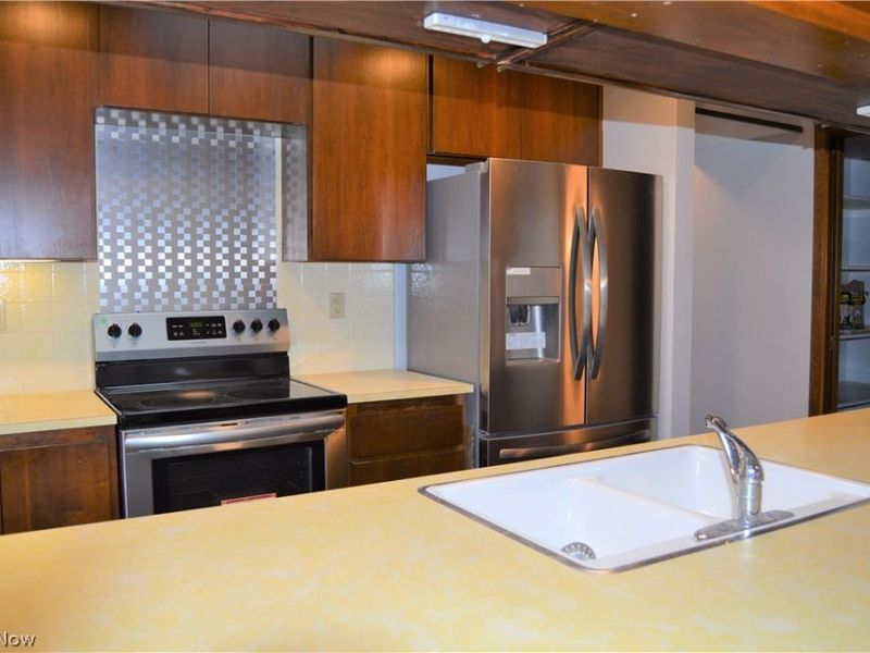 9790 Pebble Brook Lane, Strongsville, OH 44149 Photo 7