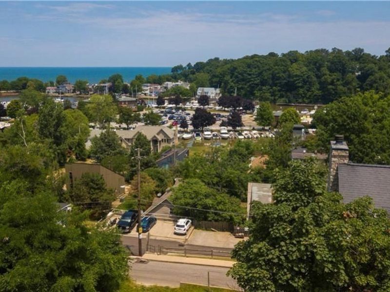 19204 Frazier Drive, Rocky River, OH 44116 Photo 4