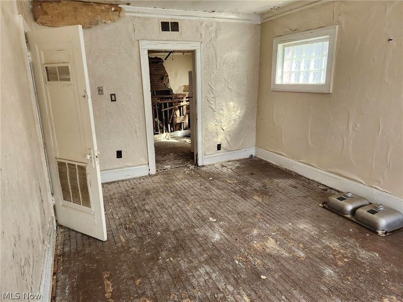 881 Eddy Road , Cleveland, OH 44108 Photo 12