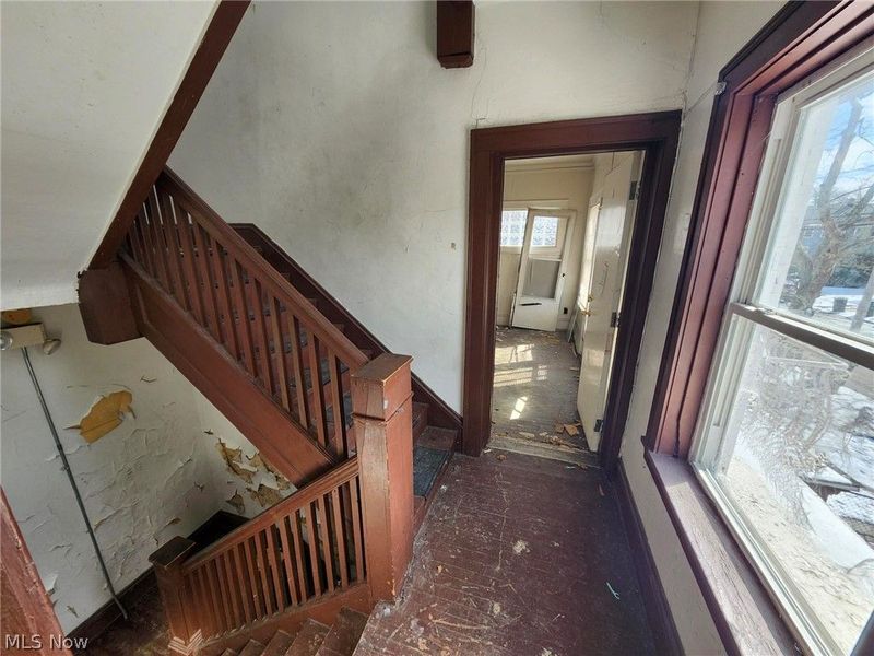 881 Eddy Road , Cleveland, OH 44108 Photo 6