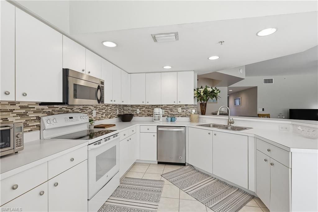 19851 Breckenridge Dr , Unit 102, Estero, FL 33928 Photo