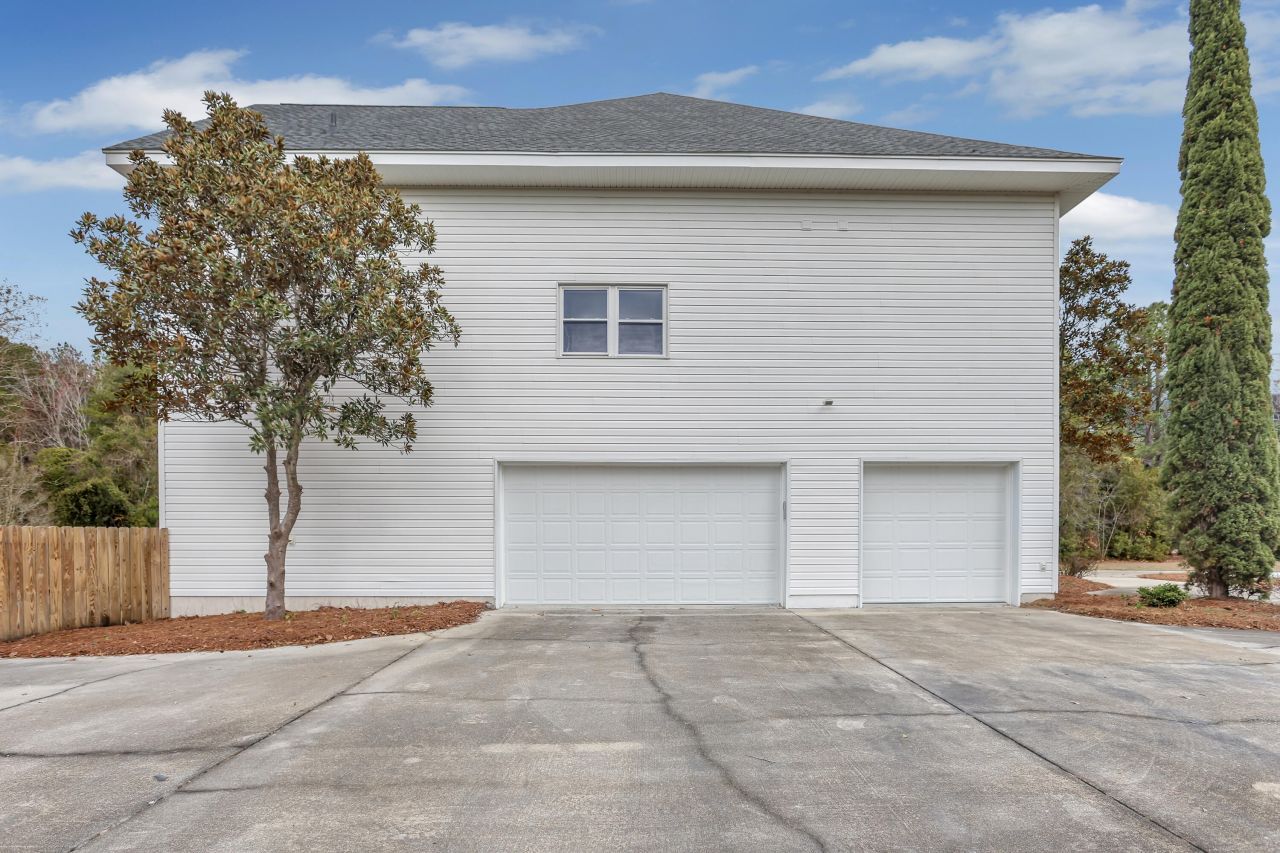 2030 W Lake Shore Drive Photo 10