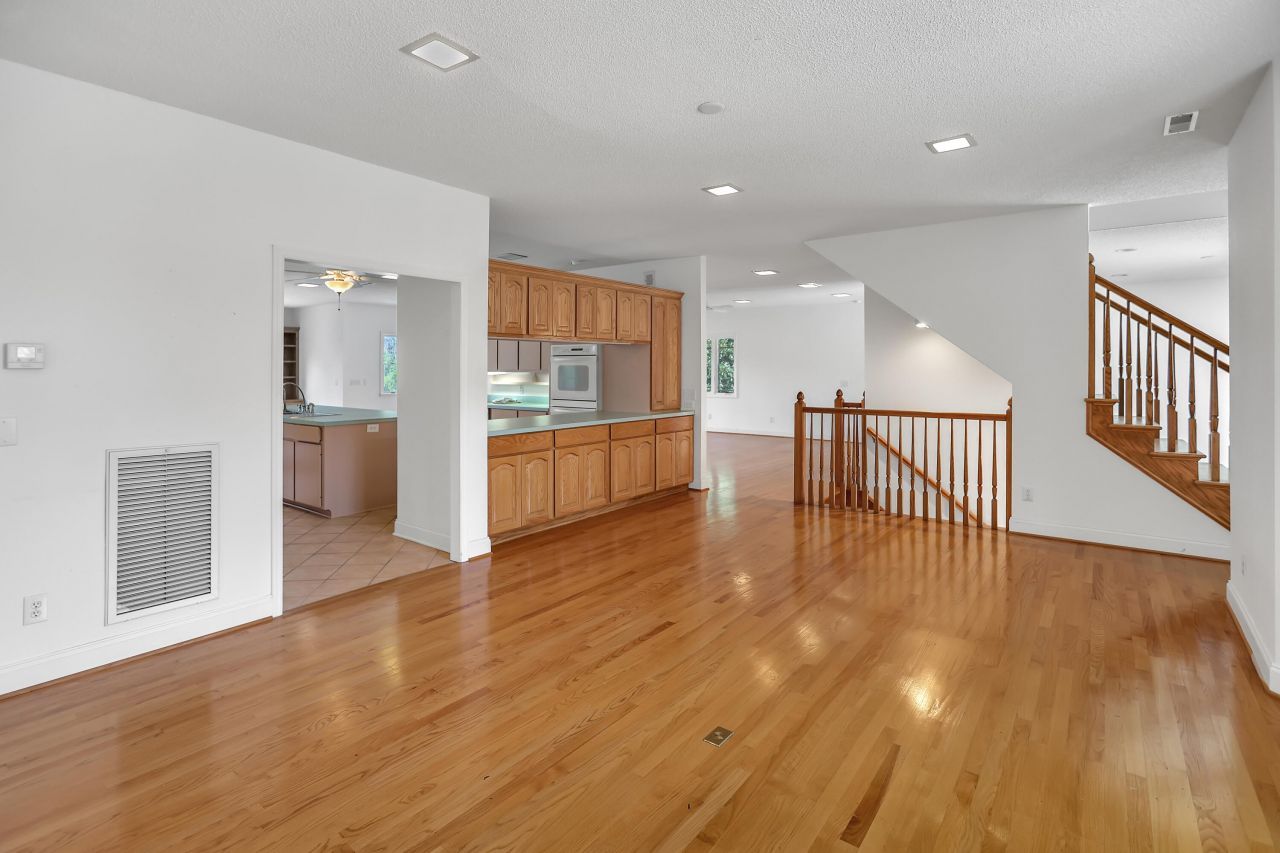 2030 W Lake Shore Drive Photo 17