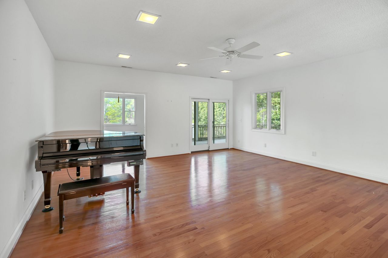 2030 W Lake Shore Drive Photo 18