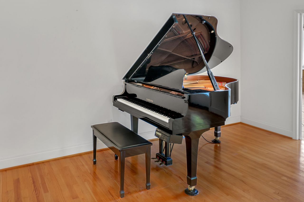 2030 W Lake Shore Drive Photo 19