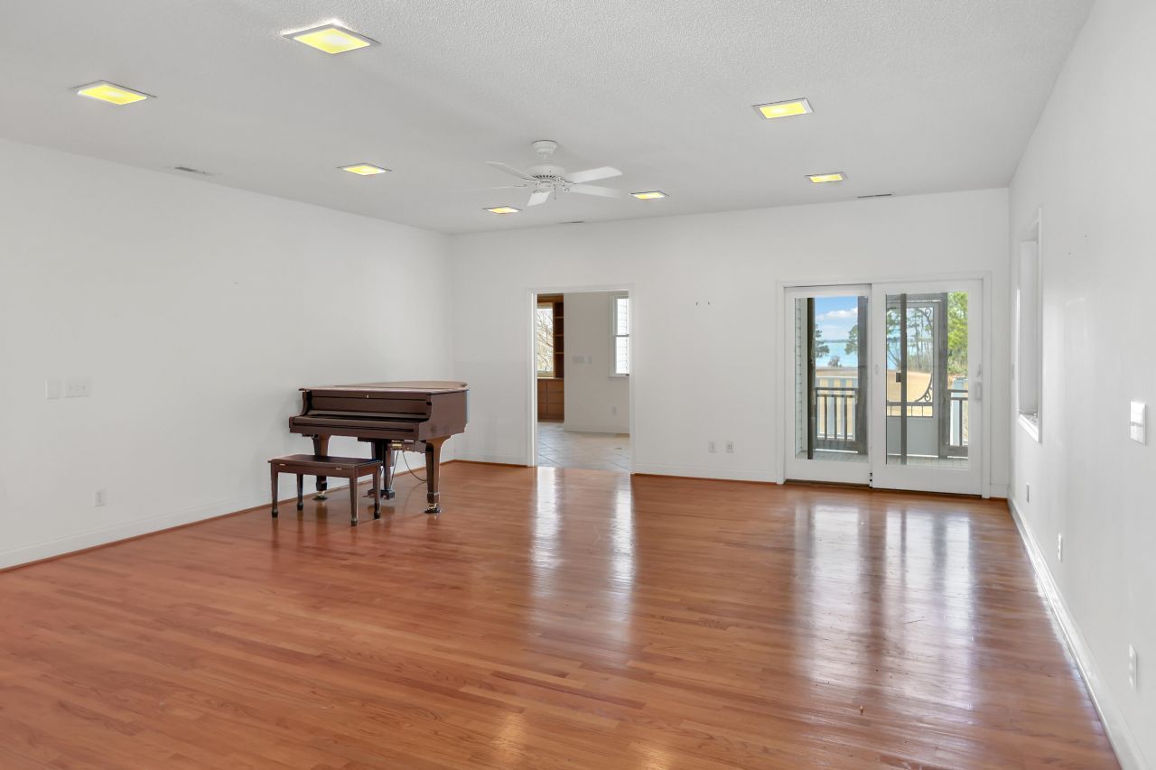 2030 W Lake Shore Drive Photo 20