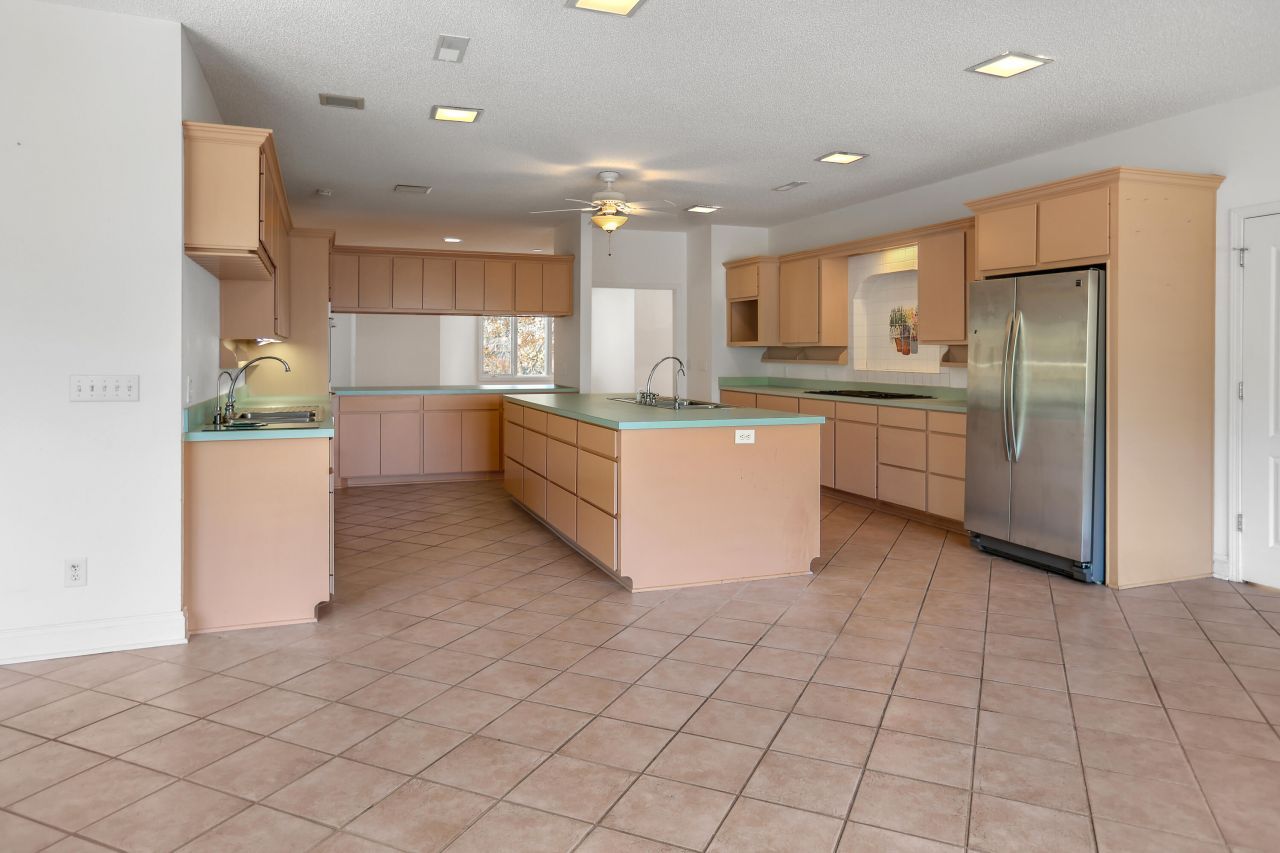 2030 W Lake Shore Drive Photo 23