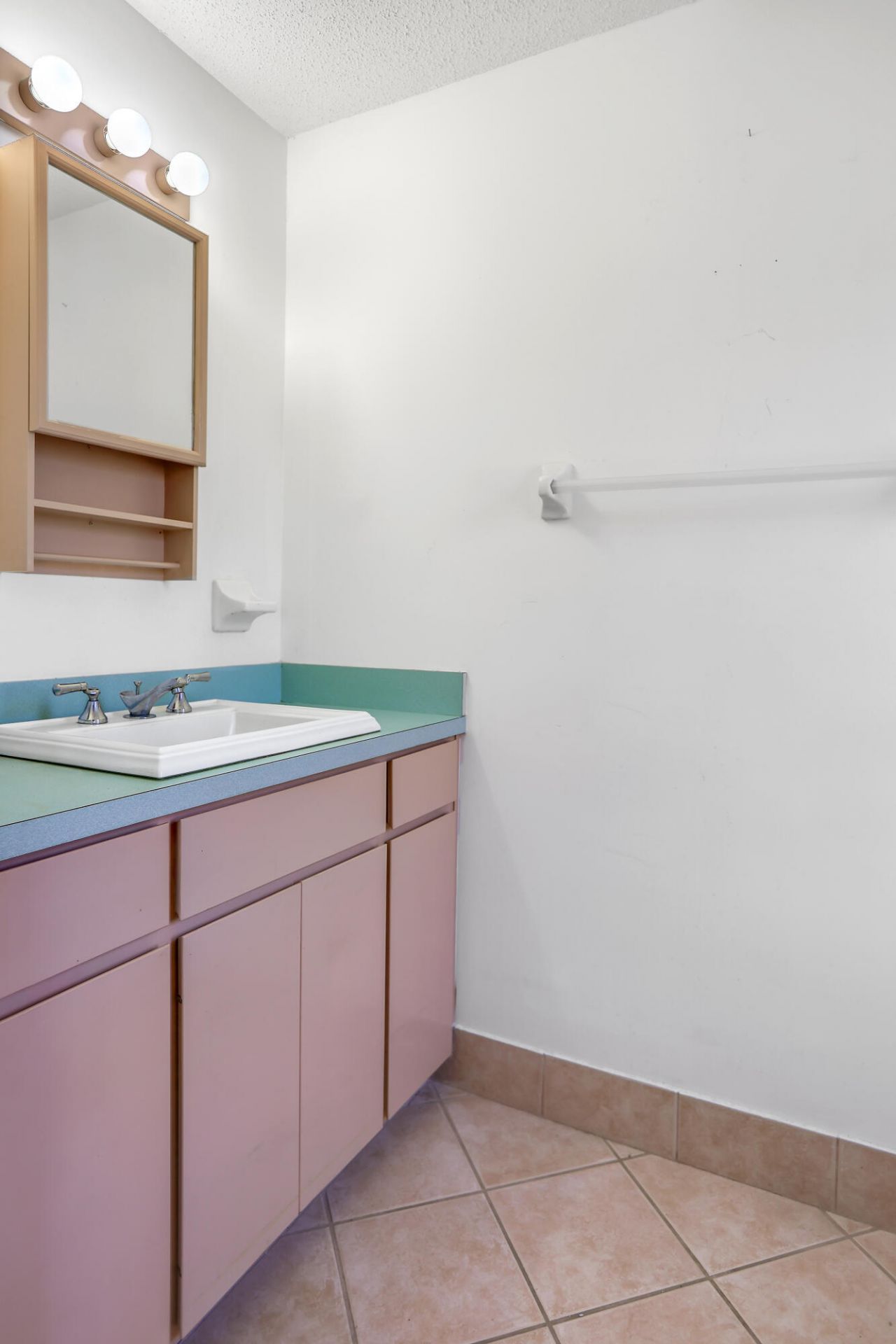 2030 W Lake Shore Drive Photo 29