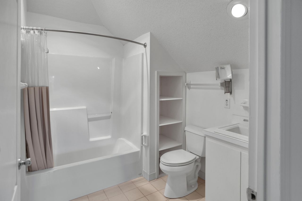 2030 W Lake Shore Drive Photo 46