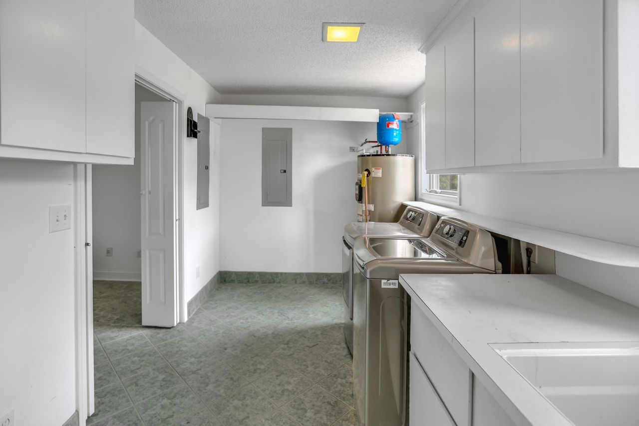 2030 W Lake Shore Drive Photo 60