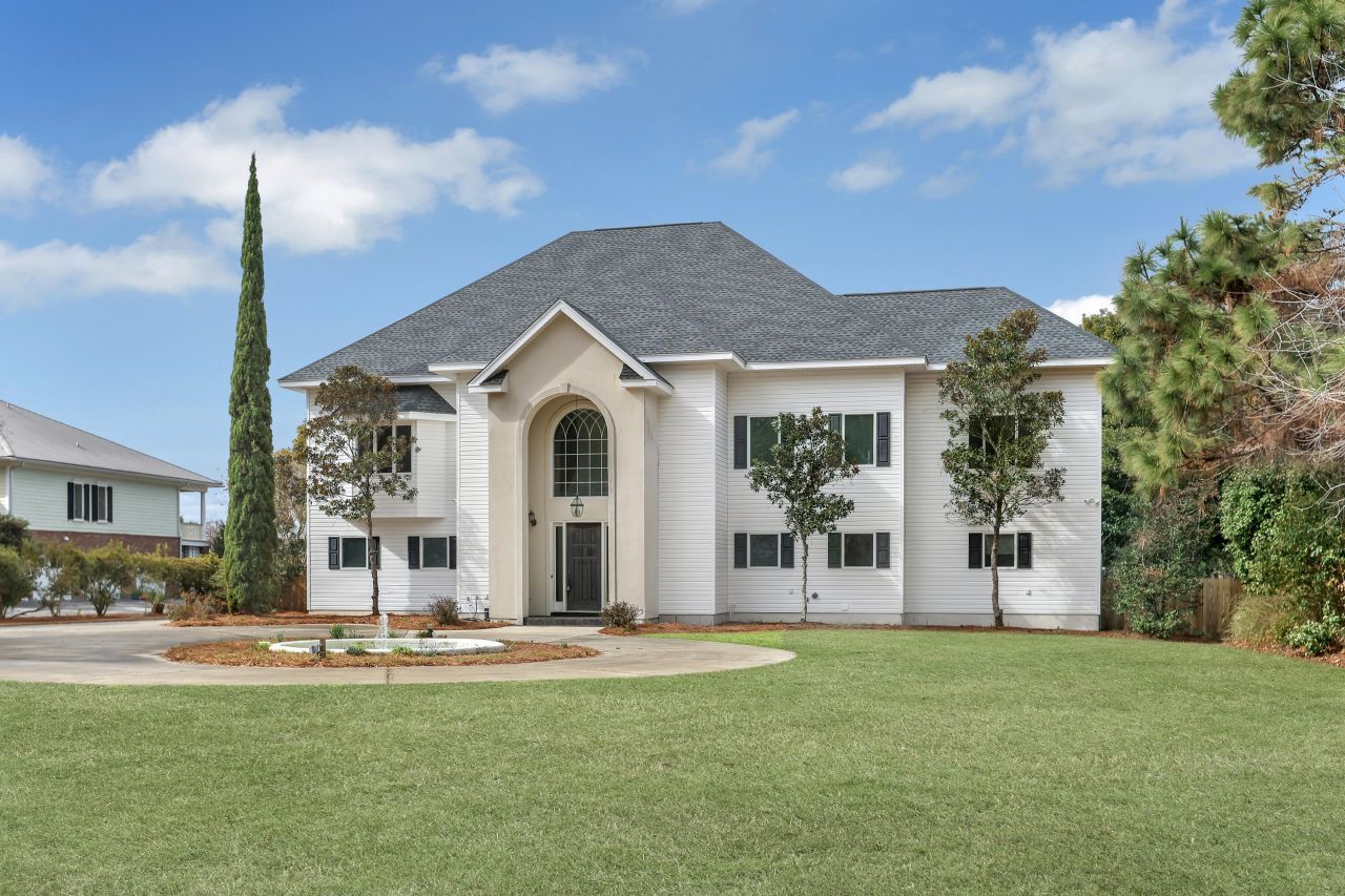 2030 W Lake Shore Drive Photo 7