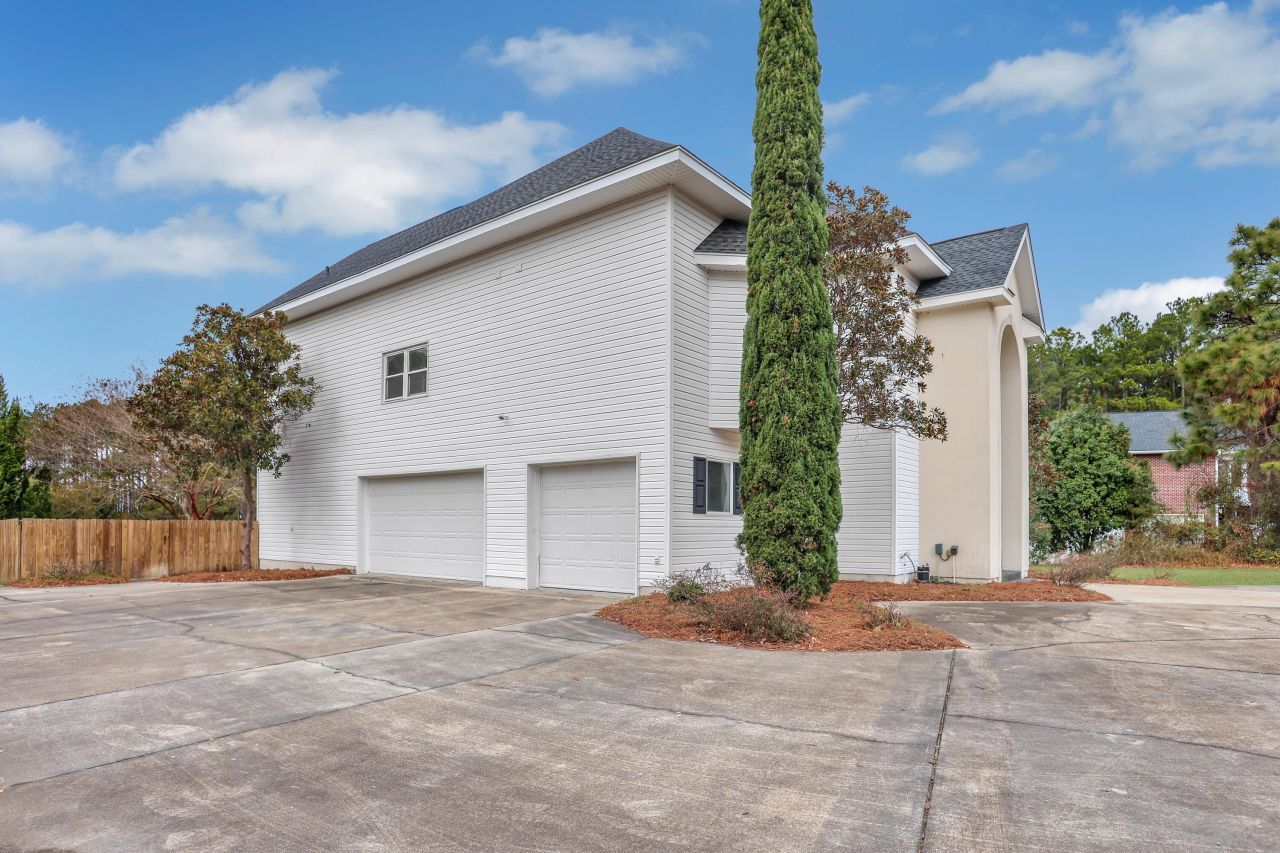 2030 W Lake Shore Drive Photo 9