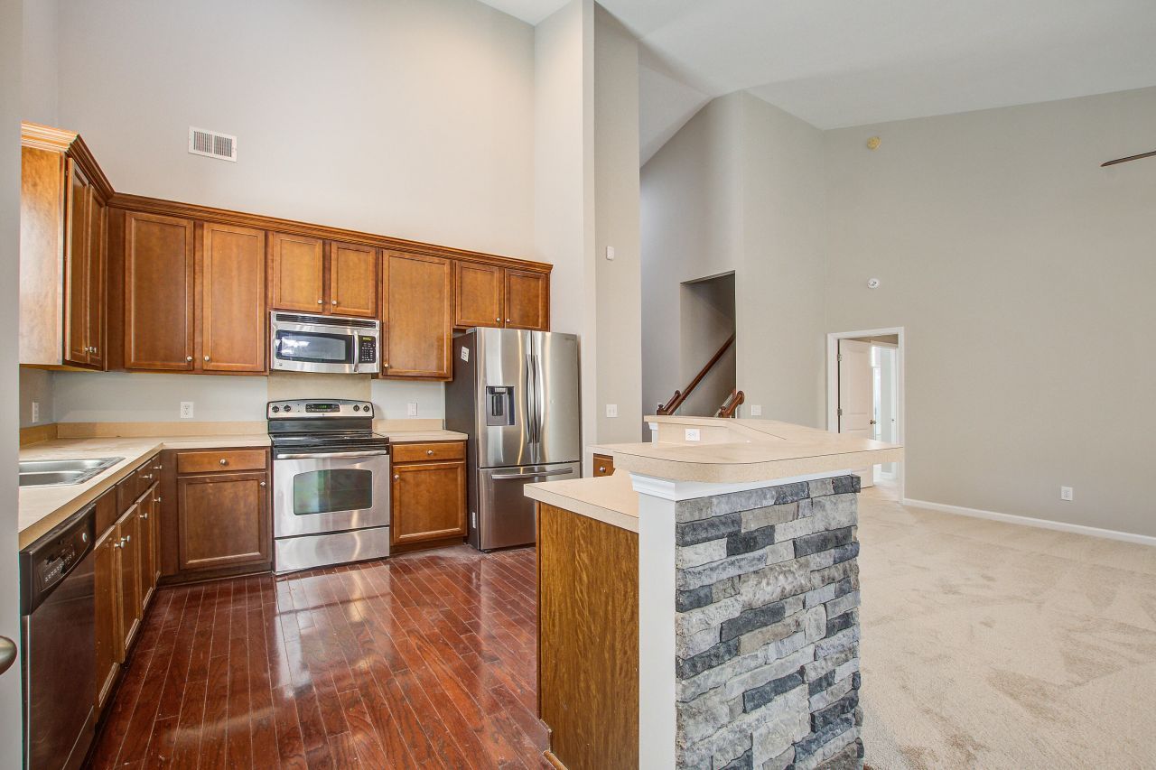 204 Palmetto Village Circle Photo 15