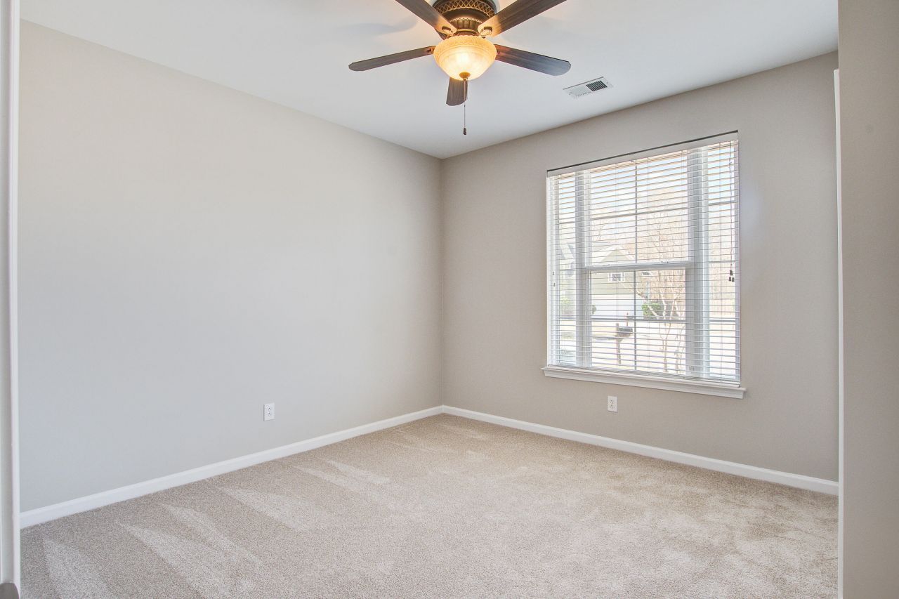 204 Palmetto Village Circle Photo 25