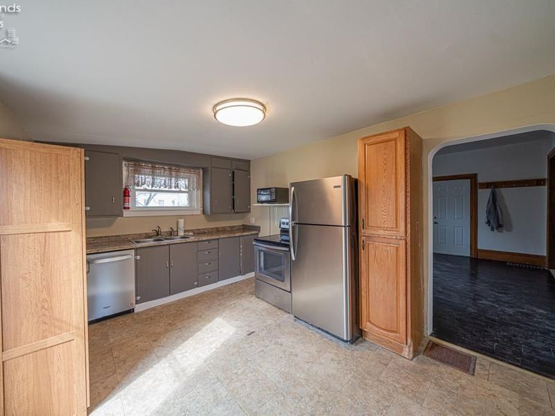 129 S Mulberry, Clyde, OH 43410 Photo 5