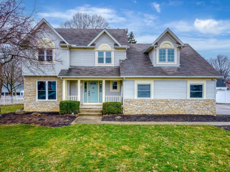 107 Keswick Court, Amherst, OH 44001 Photo 1