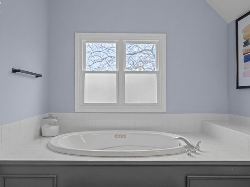 107 Keswick Court, Amherst, OH 44001 Photo 11