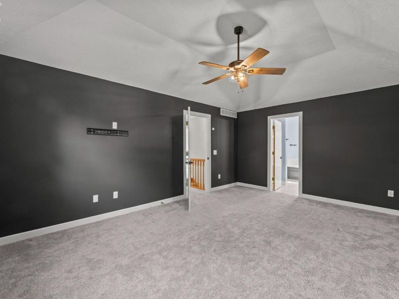 107 Keswick Court, Amherst, OH 44001 Photo 12