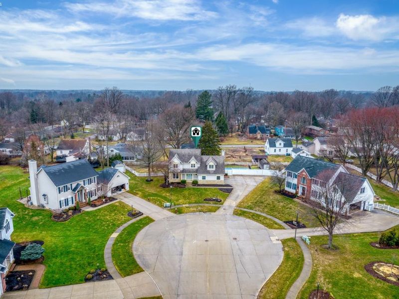 107 Keswick Court, Amherst, OH 44001 Photo 2