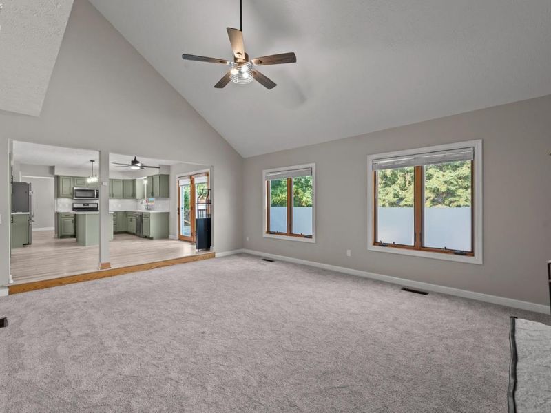 107 Keswick Court, Amherst, OH 44001 Photo 9