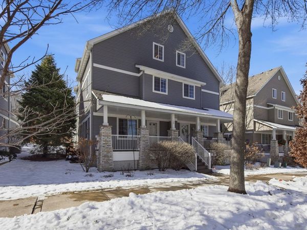 138 Willoughby Way W, Hopkins, MN 55305