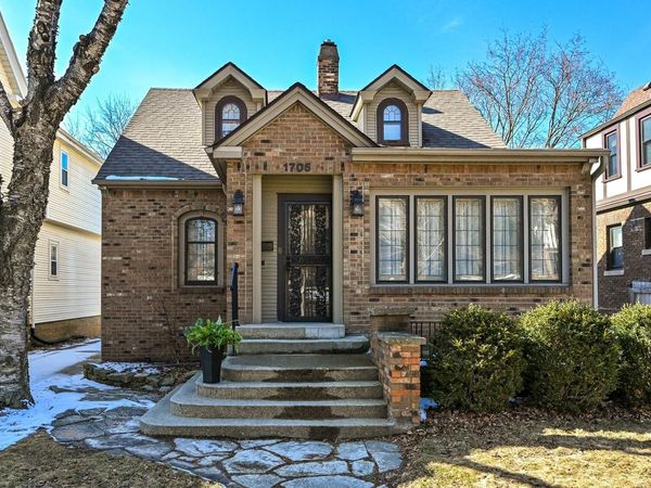 1705 N 68th STREET, Wauwatosa, WI 53213