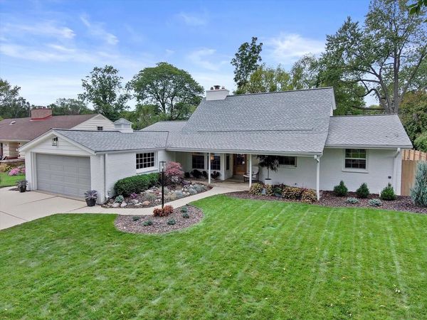 7317 N Crossway ROAD, Fox Point, WI 53217