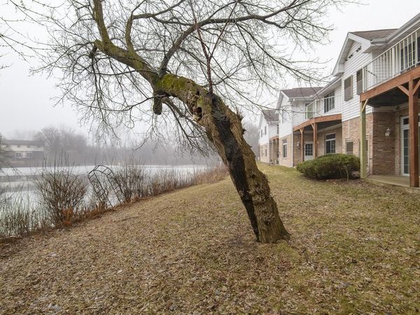 16484 W Crown COURT E, Germantown, WI 53022