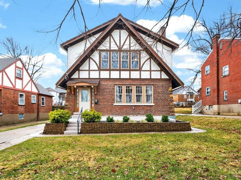 4925 Shirley Place, Cincinnati, OH 45238 Photo 2