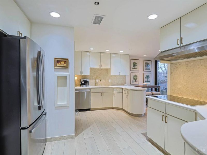 2121 Alpine Place, Unit 301, Cincinnati, OH 45206 Photo 12