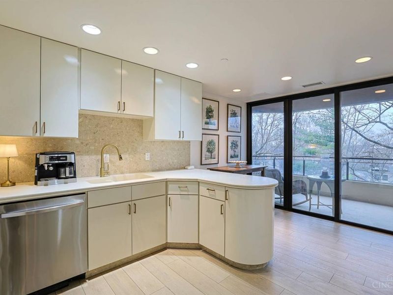 2121 Alpine Place, Unit 301, Cincinnati, OH 45206 Photo 13